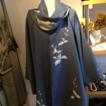 店舗でも人気のオリジナルマント